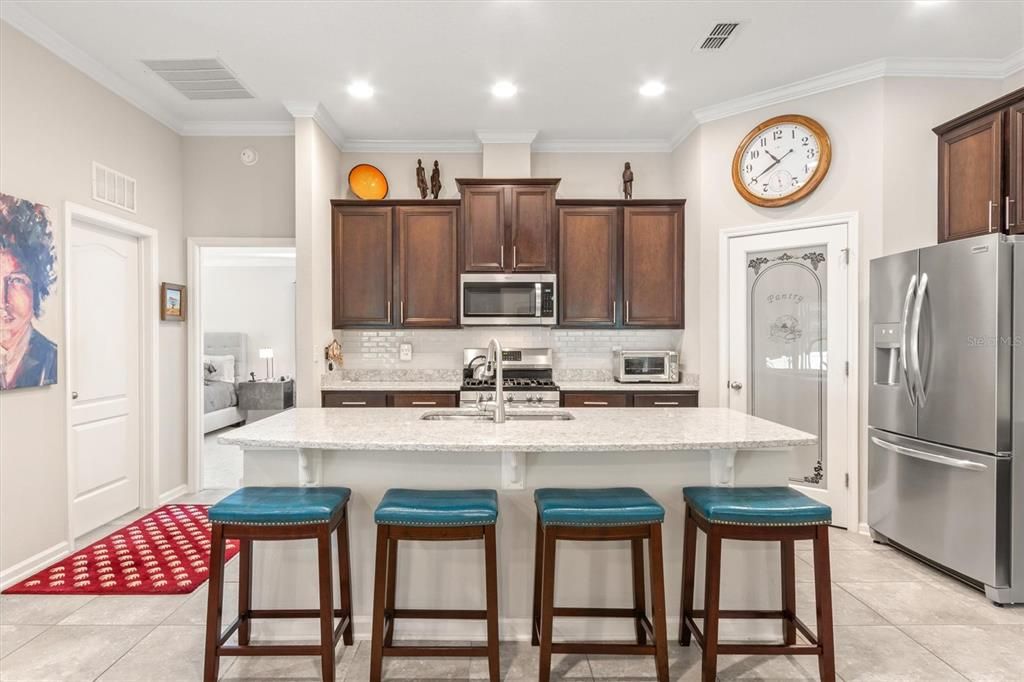For Sale: $399,900 (2 beds, 2 baths, 1777 Square Feet)