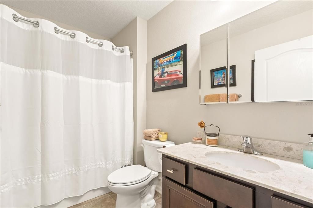 For Sale: $399,900 (2 beds, 2 baths, 1777 Square Feet)