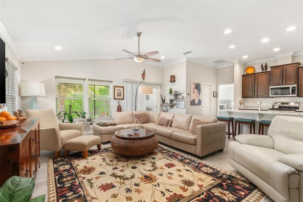 For Sale: $399,900 (2 beds, 2 baths, 1777 Square Feet)