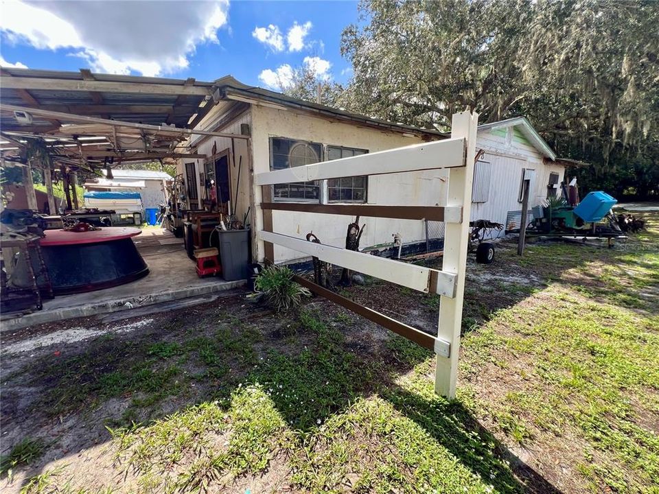 Active With Contract: $145,000 (3 beds, 1 baths, 1162 Square Feet)