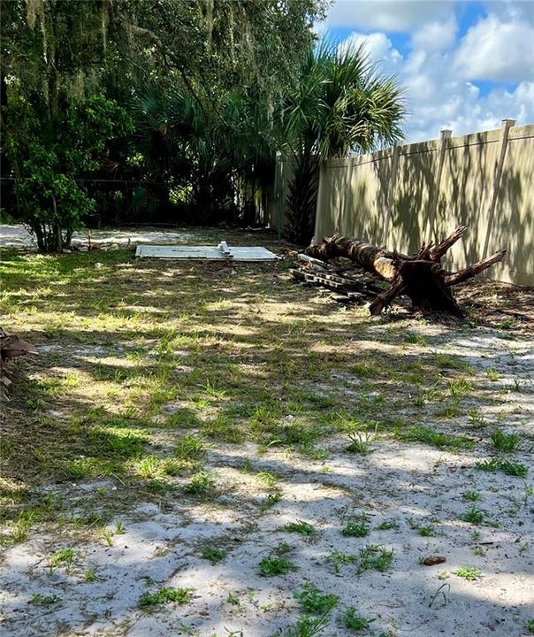 Active With Contract: $145,000 (3 beds, 1 baths, 1162 Square Feet)