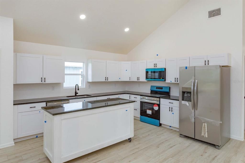 En Venta: $229,900 (3 camas, 2 baños, 1206 Pies cuadrados)