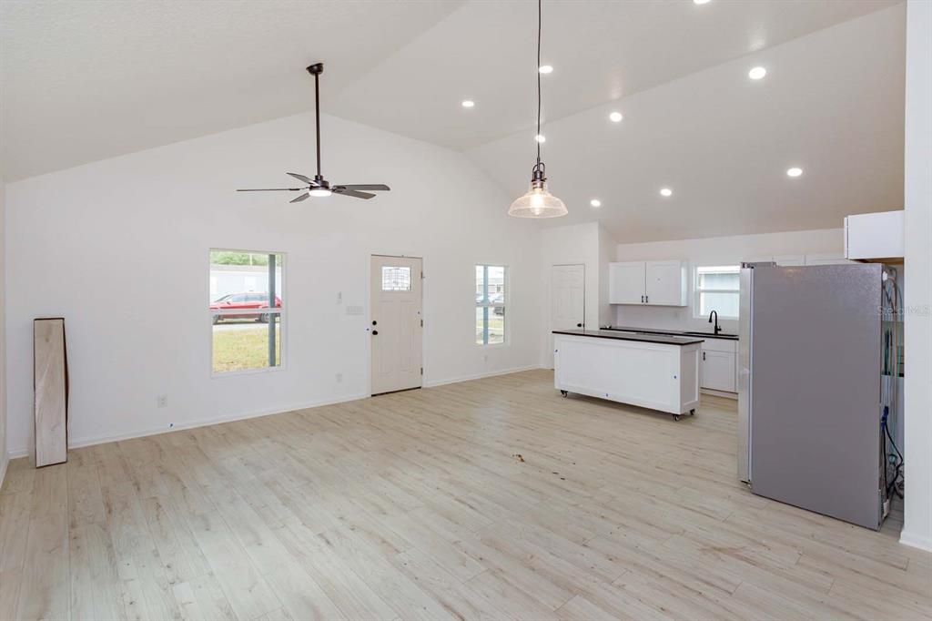 En Venta: $229,900 (3 camas, 2 baños, 1206 Pies cuadrados)