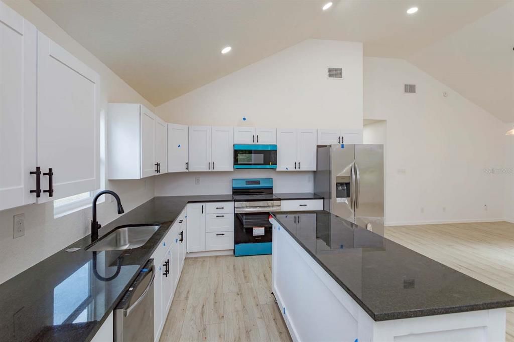 En Venta: $229,900 (3 camas, 2 baños, 1206 Pies cuadrados)