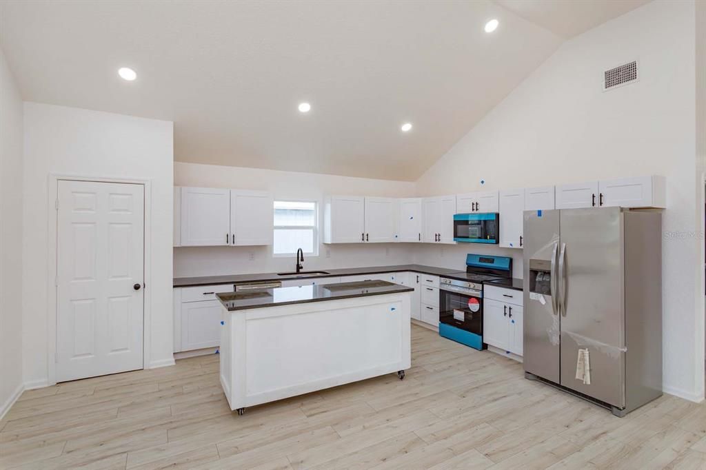 En Venta: $229,900 (3 camas, 2 baños, 1206 Pies cuadrados)