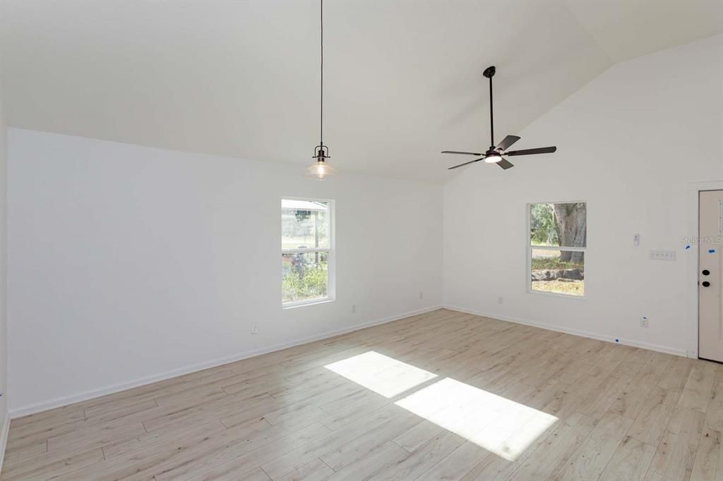 En Venta: $229,900 (3 camas, 2 baños, 1206 Pies cuadrados)