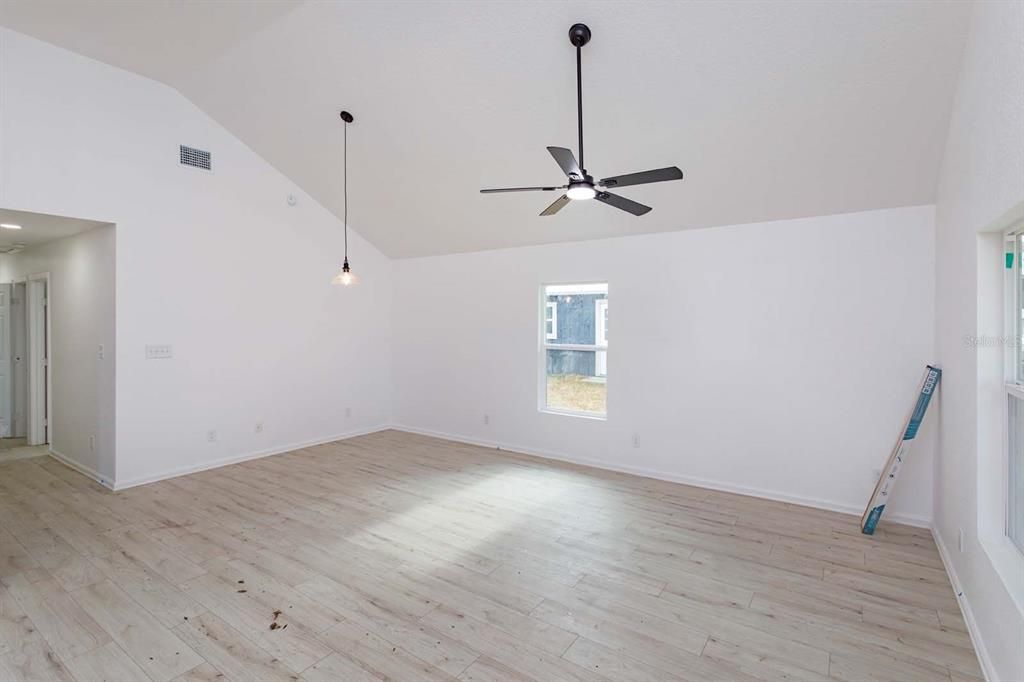 En Venta: $229,900 (3 camas, 2 baños, 1206 Pies cuadrados)