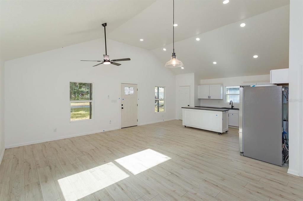 En Venta: $229,900 (3 camas, 2 baños, 1206 Pies cuadrados)