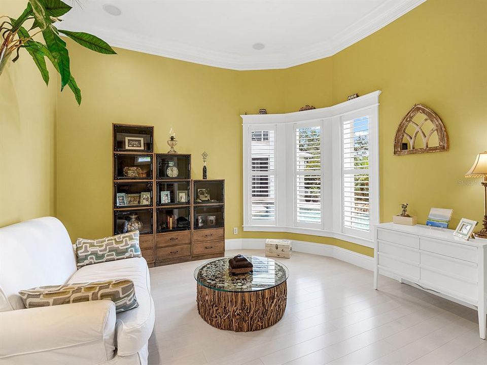 Под контрактом: $5,685,000 (5 спален, 5 ванн, 6928 Квадратных фут)