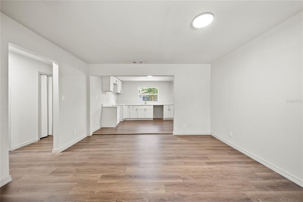 Activo con contrato: $199,900 (2 camas, 1 baños, 863 Pies cuadrados)