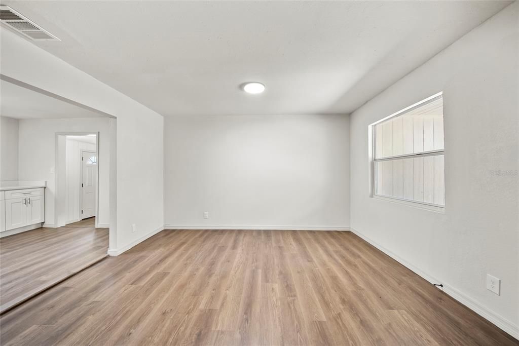 Activo con contrato: $199,900 (2 camas, 1 baños, 863 Pies cuadrados)