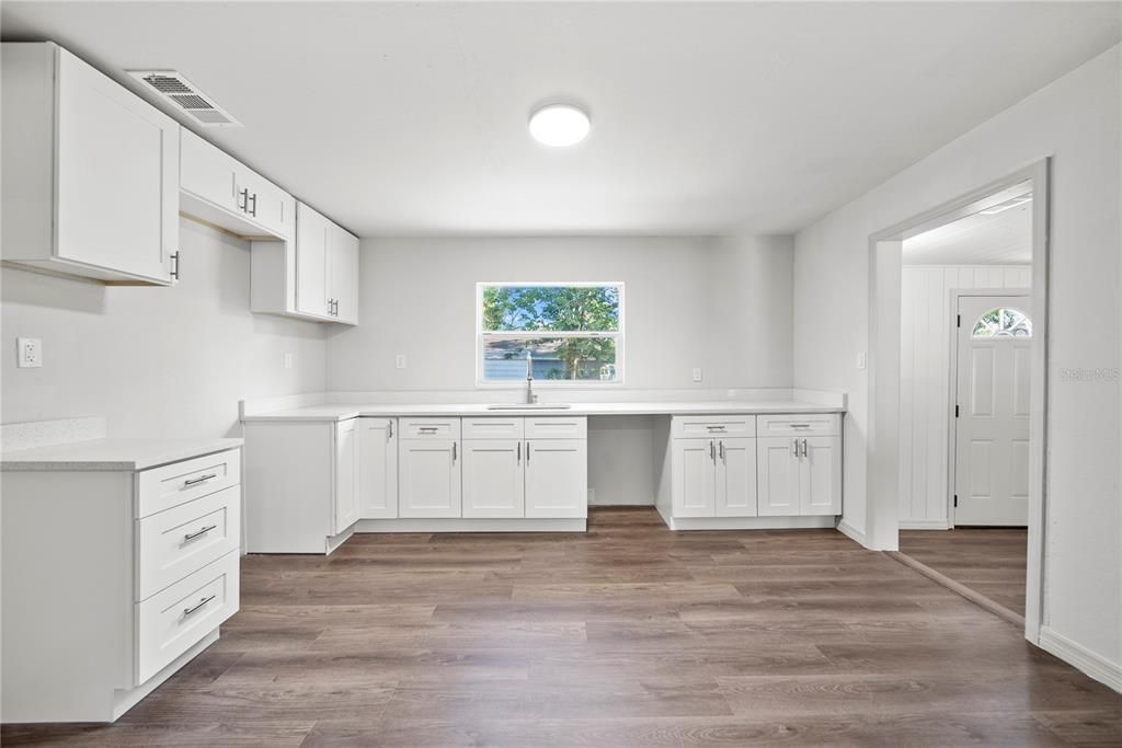 Activo con contrato: $199,900 (2 camas, 1 baños, 863 Pies cuadrados)