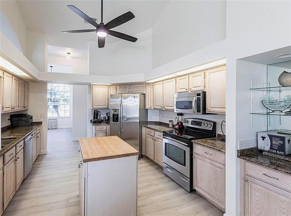 Active With Contract: $765,000 (3 beds, 2 baths, 2024 Square Feet)