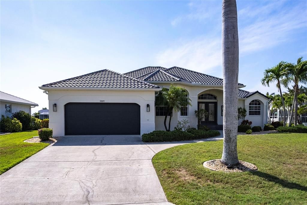 Active With Contract: $765,000 (3 beds, 2 baths, 2024 Square Feet)