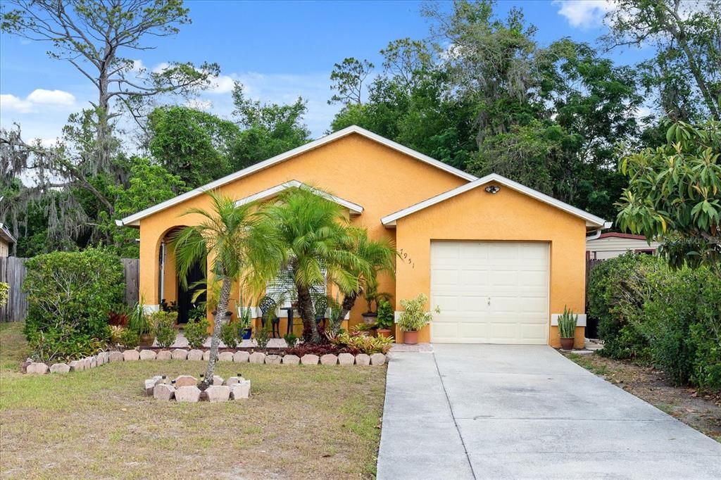 Recently Sold: $340,000 (3 beds, 2 baths, 1406 Square Feet)