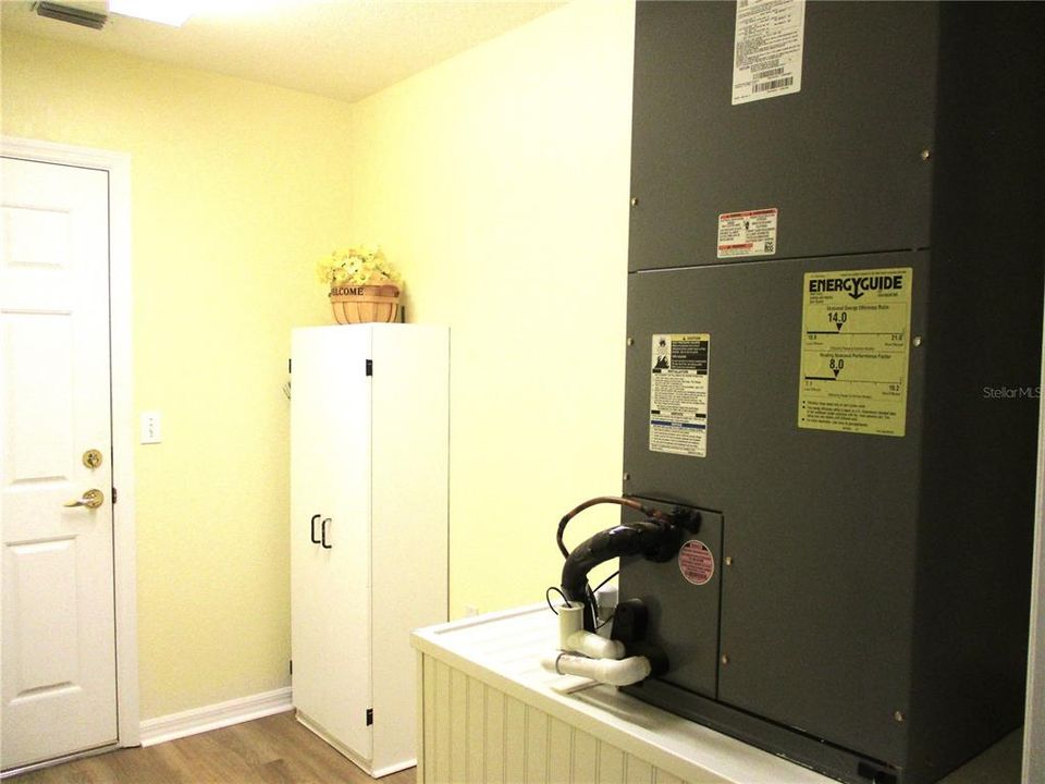 Под контрактом: $224,000 (2 спален, 2 ванн, 1536 Квадратных фут)