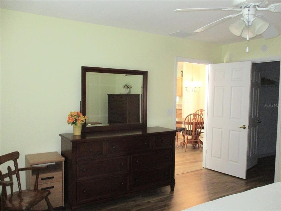 Под контрактом: $224,000 (2 спален, 2 ванн, 1536 Квадратных фут)