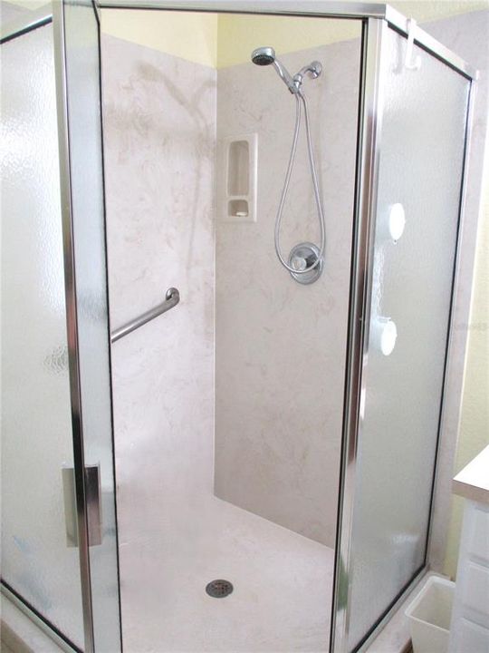 Под контрактом: $224,000 (2 спален, 2 ванн, 1536 Квадратных фут)