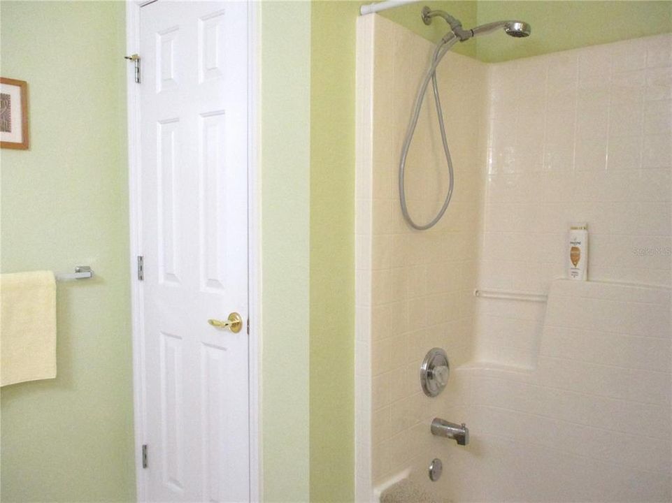 Под контрактом: $224,000 (2 спален, 2 ванн, 1536 Квадратных фут)