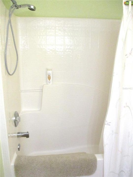 Под контрактом: $224,000 (2 спален, 2 ванн, 1536 Квадратных фут)