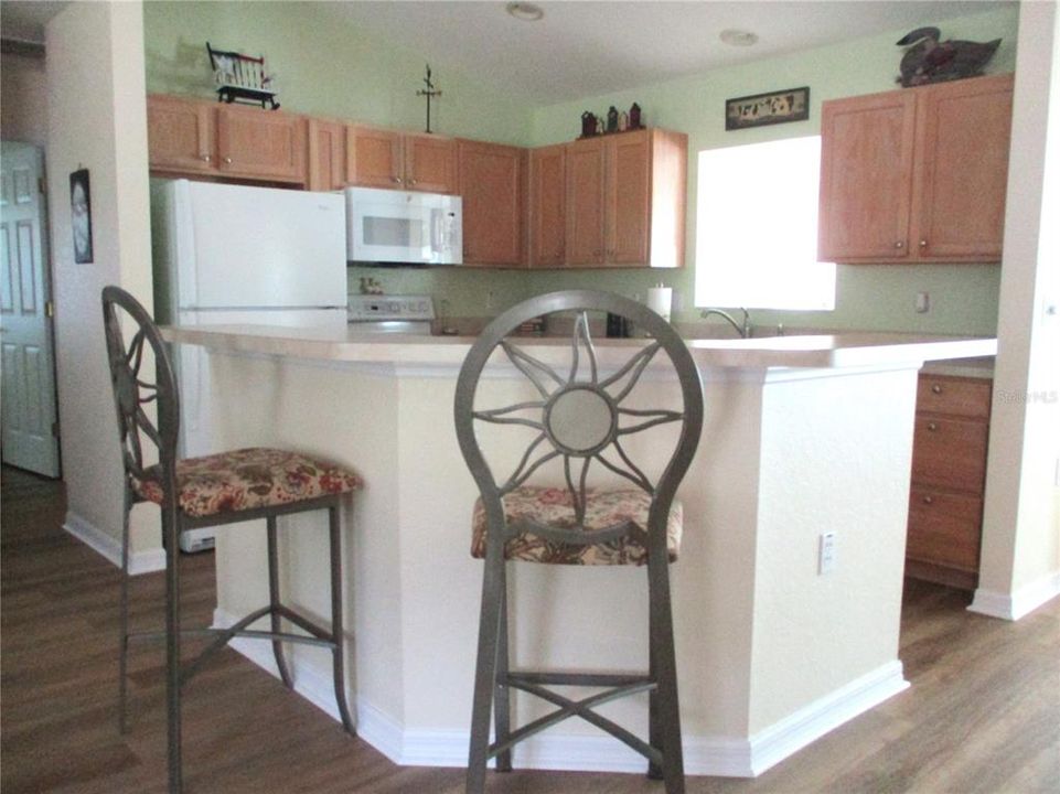 Под контрактом: $224,000 (2 спален, 2 ванн, 1536 Квадратных фут)