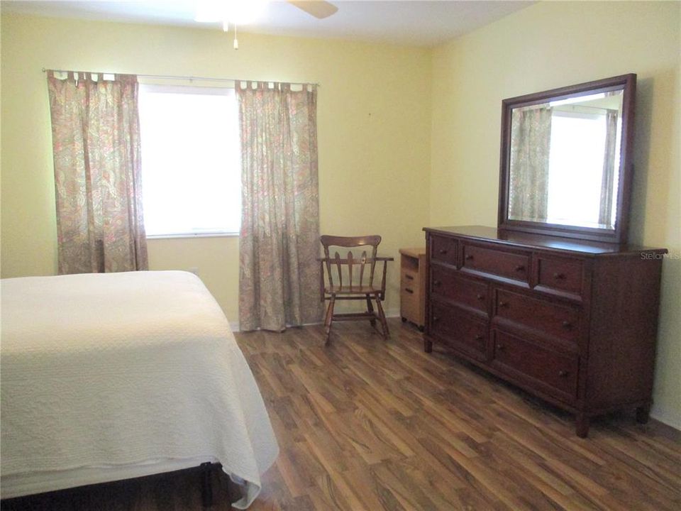 Под контрактом: $224,000 (2 спален, 2 ванн, 1536 Квадратных фут)