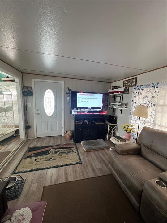 待售: $124,900 (2 贝兹, 1 浴室, 768 平方英尺)