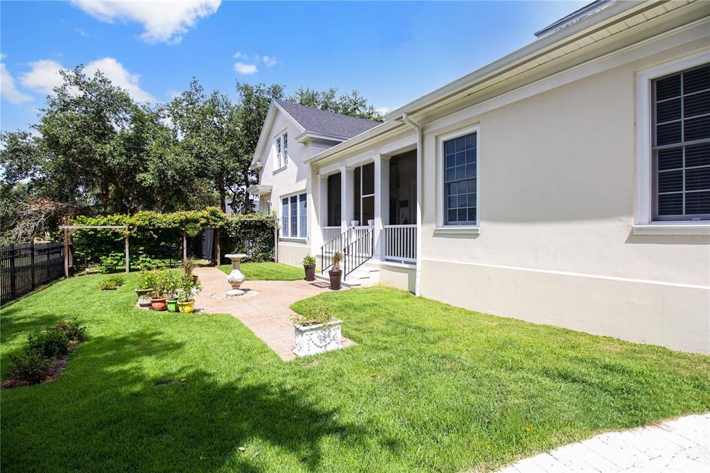 待售: $3,200,000 (6 贝兹, 6 浴室, 6560 平方英尺)