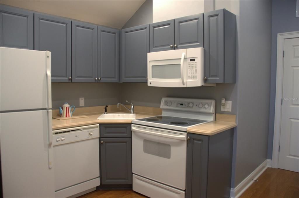 待售: $3,200,000 (6 贝兹, 6 浴室, 6560 平方英尺)