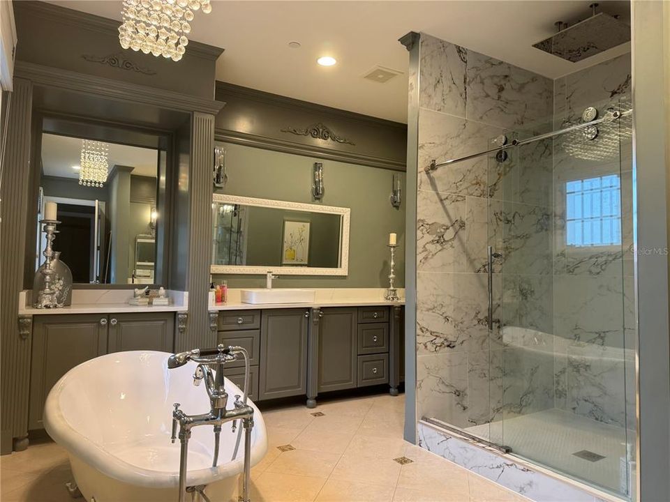 待售: $3,200,000 (6 贝兹, 6 浴室, 6560 平方英尺)