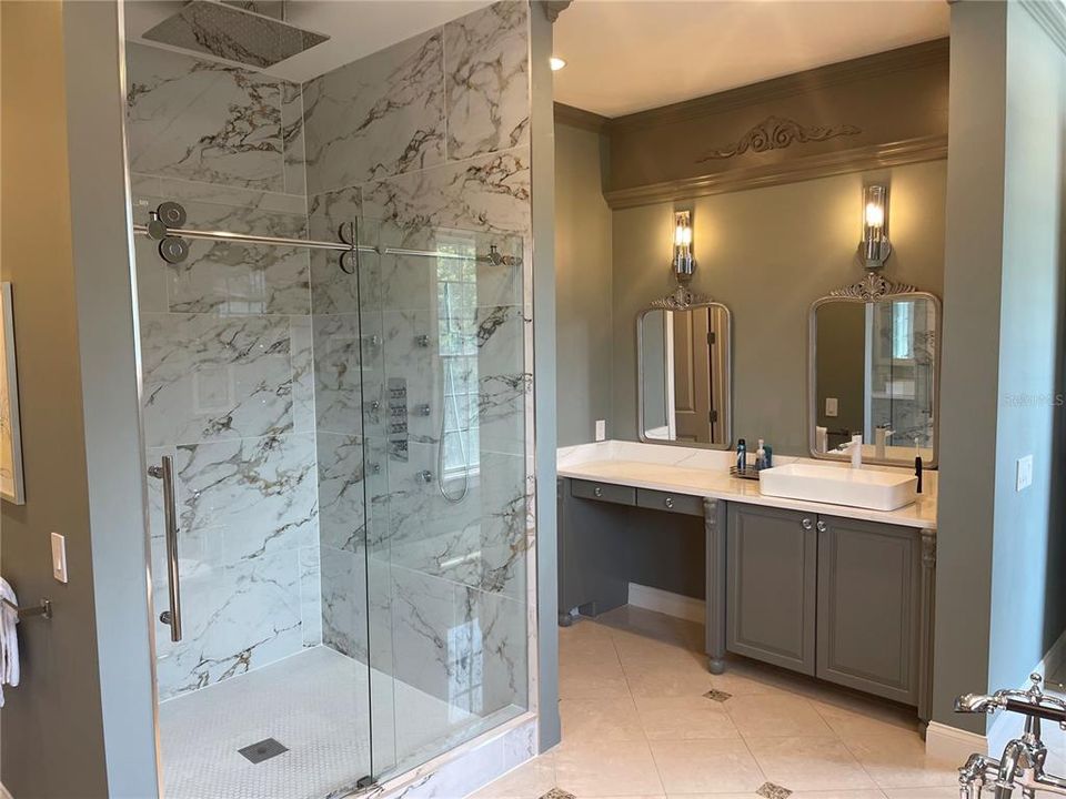 待售: $3,200,000 (6 贝兹, 6 浴室, 6560 平方英尺)