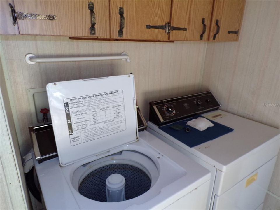 For Sale: $130,000 (2 beds, 2 baths, 924 Square Feet)