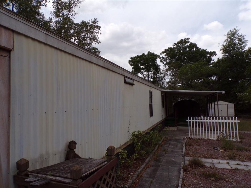 For Sale: $130,000 (2 beds, 2 baths, 924 Square Feet)