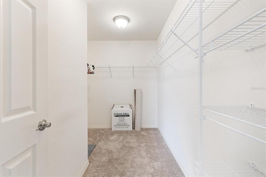 Activo con contrato: $330,000 (3 camas, 2 baños, 1392 Pies cuadrados)