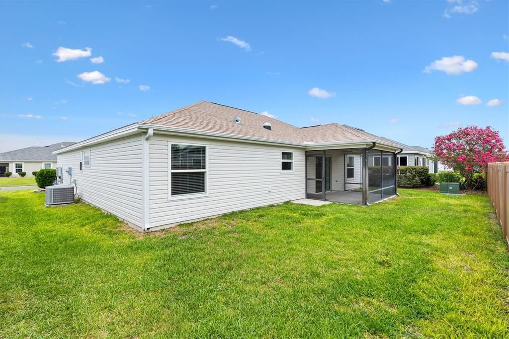 Activo con contrato: $330,000 (3 camas, 2 baños, 1392 Pies cuadrados)