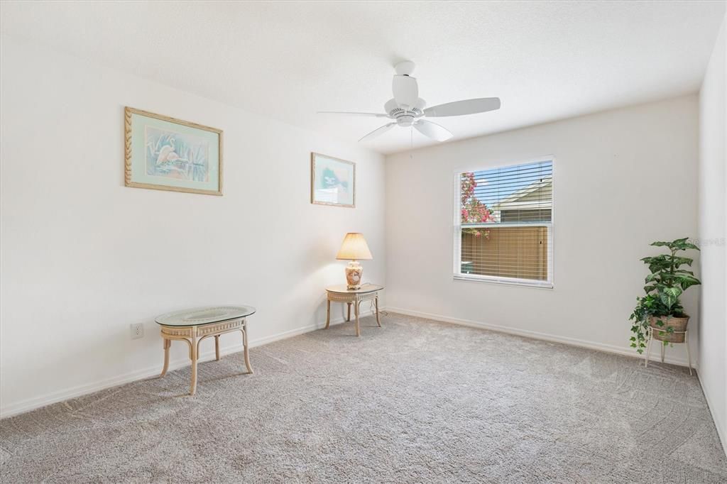 Activo con contrato: $330,000 (3 camas, 2 baños, 1392 Pies cuadrados)