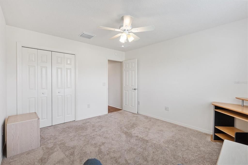 Activo con contrato: $330,000 (3 camas, 2 baños, 1392 Pies cuadrados)