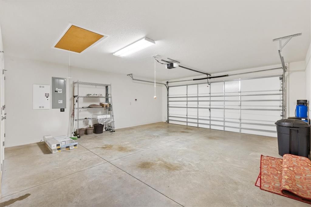 Activo con contrato: $330,000 (3 camas, 2 baños, 1392 Pies cuadrados)