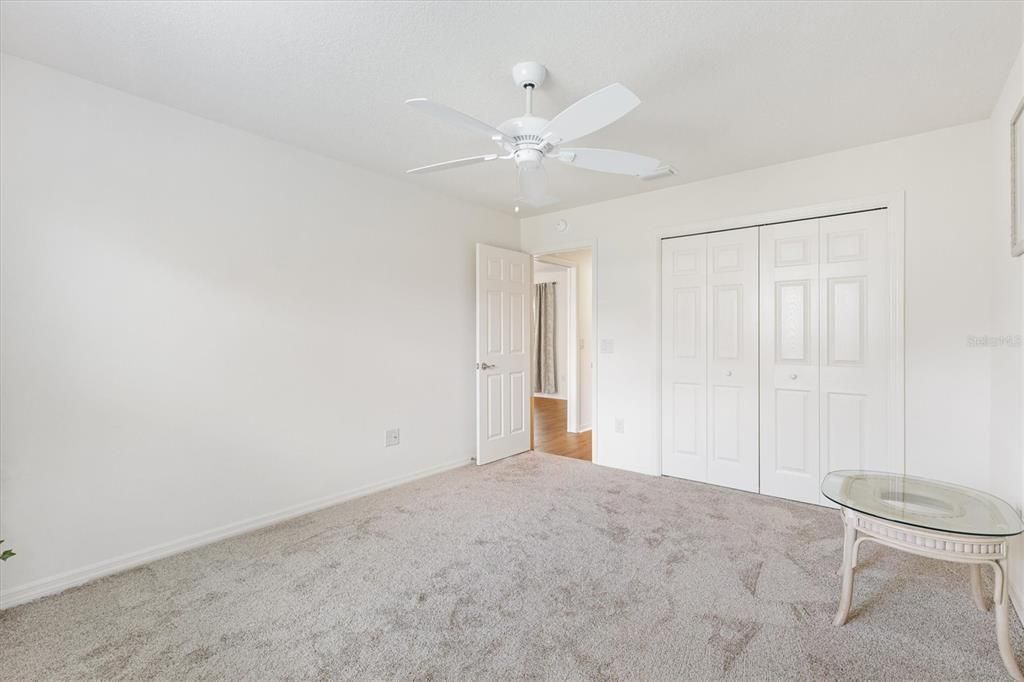 Activo con contrato: $330,000 (3 camas, 2 baños, 1392 Pies cuadrados)