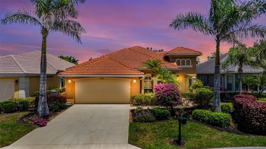 最近售出: $529,000 (2 贝兹, 2 浴室, 2076 平方英尺)