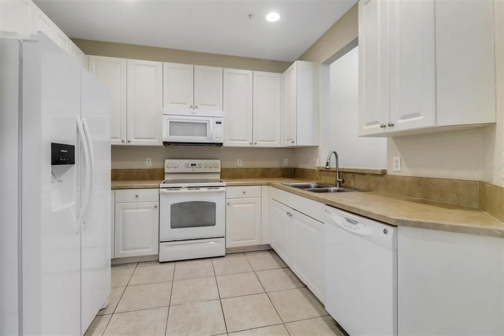 For Sale: $425,000 (3 beds, 2 baths, 1985 Square Feet)