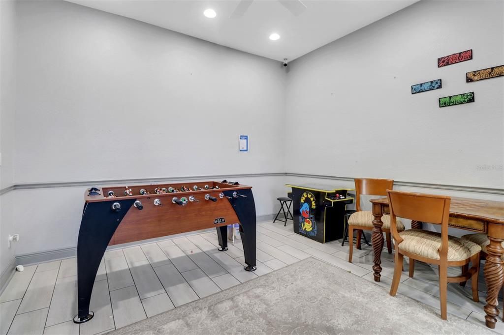 For Sale: $425,000 (3 beds, 2 baths, 1985 Square Feet)