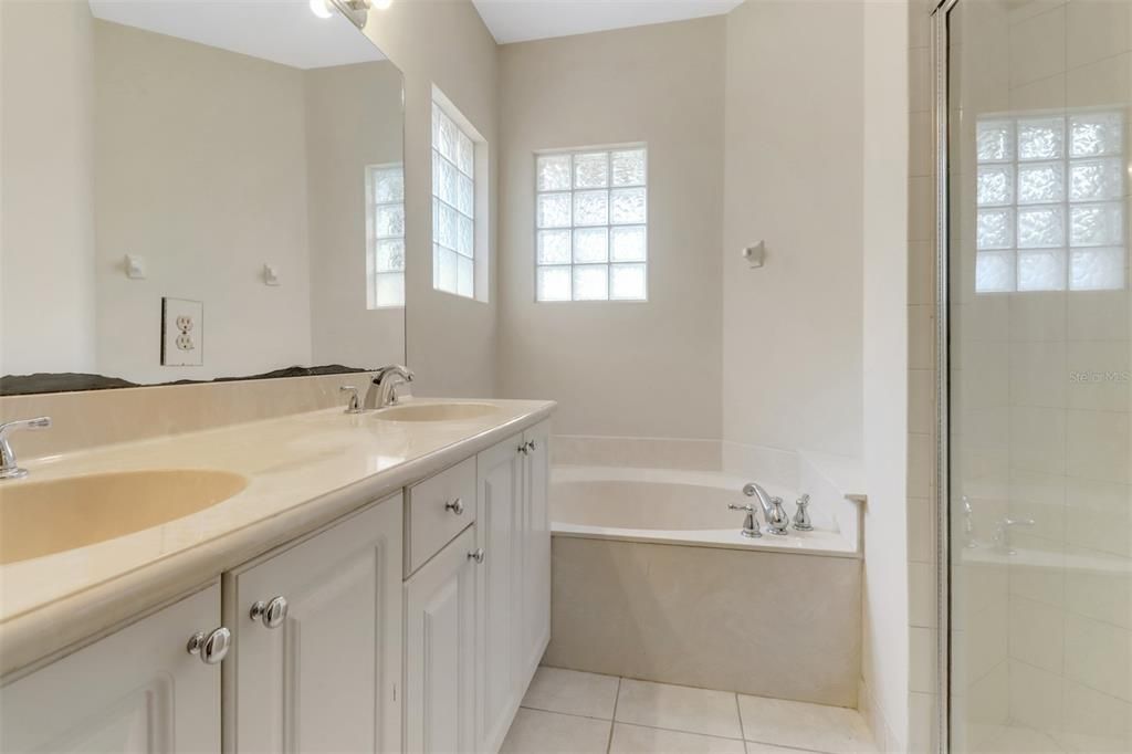 For Sale: $425,000 (3 beds, 2 baths, 1985 Square Feet)