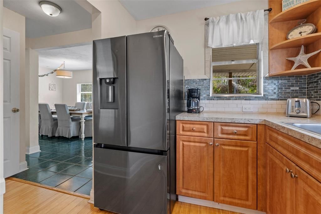 For Sale: $1,575,000 (5 beds, 0 baths, 2320 Square Feet)