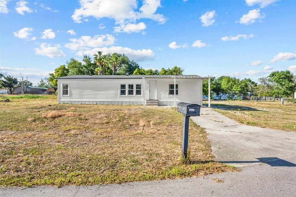 Active With Contract: $269,950 (4 beds, 3 baths, 2052 Square Feet)