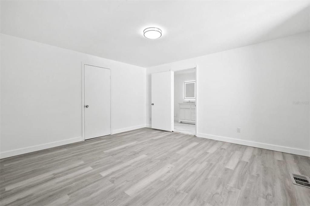 Active With Contract: $269,950 (4 beds, 3 baths, 2052 Square Feet)