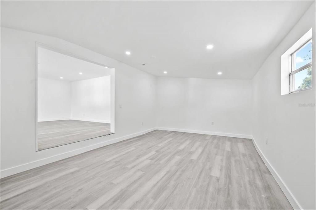 Active With Contract: $269,950 (4 beds, 3 baths, 2052 Square Feet)