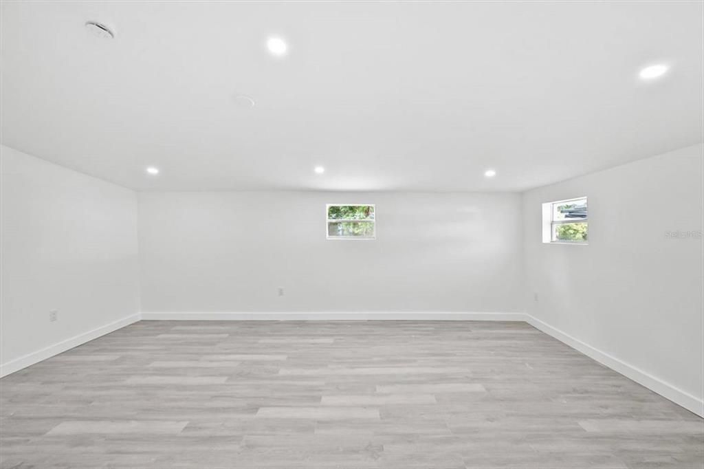 Active With Contract: $269,950 (4 beds, 3 baths, 2052 Square Feet)