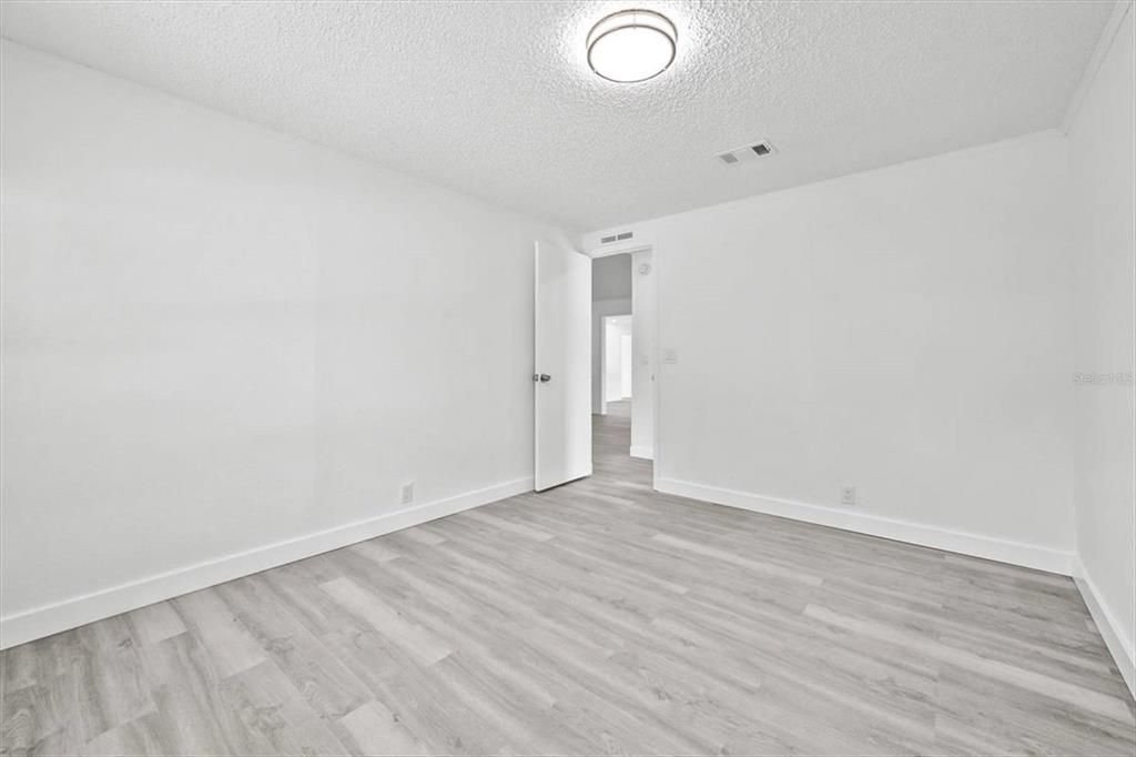 Active With Contract: $269,950 (4 beds, 3 baths, 2052 Square Feet)