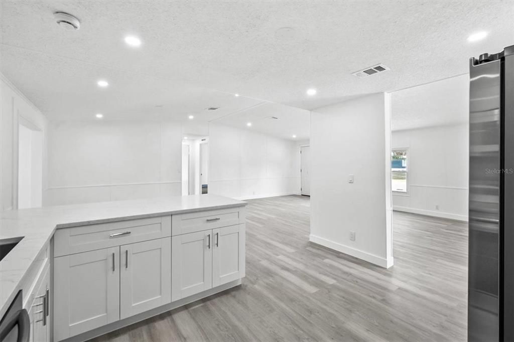 Active With Contract: $269,950 (4 beds, 3 baths, 2052 Square Feet)